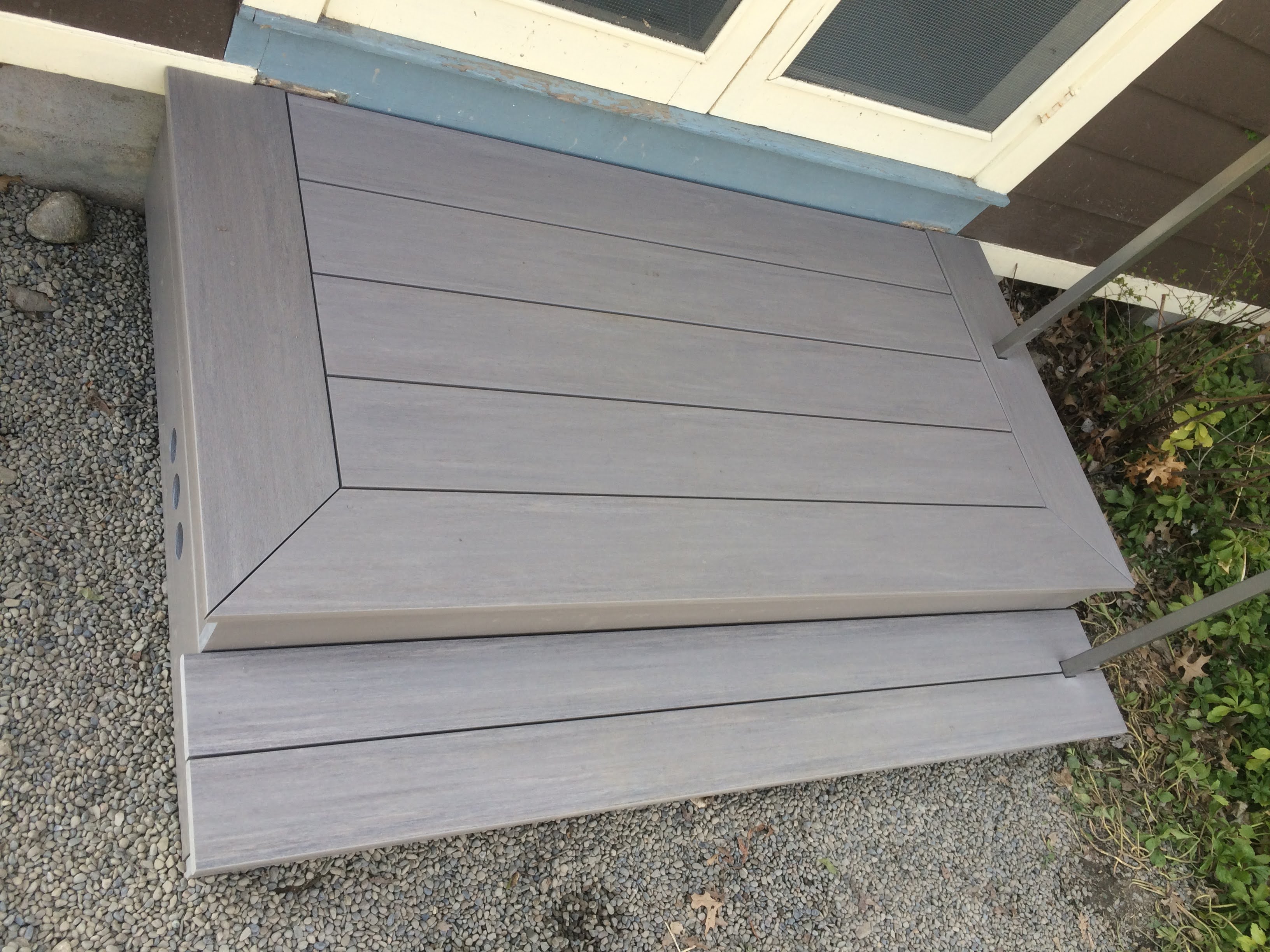 Composite Stoop with Step